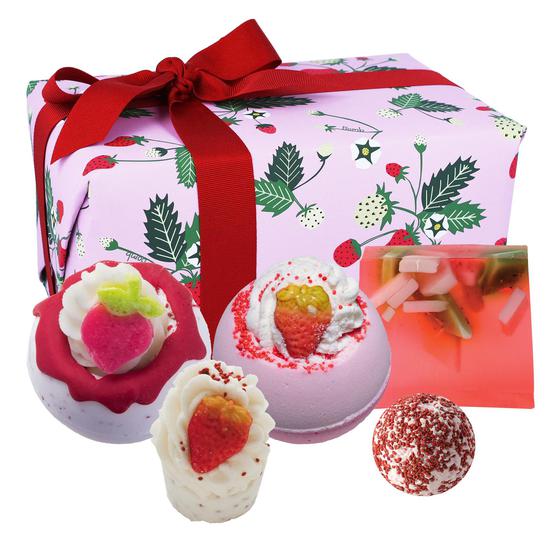 Bomb Cosmetics Strawberry Feels Forever Gift Pack