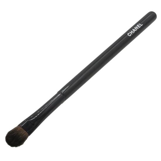 CHANEL Les Pinceaux Flat Eyeshadow Brush