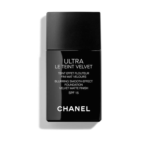 CHANEL Ultra-Light & Longwearing Formula Blurring Matte Finish Perfect Natural Complexion B10