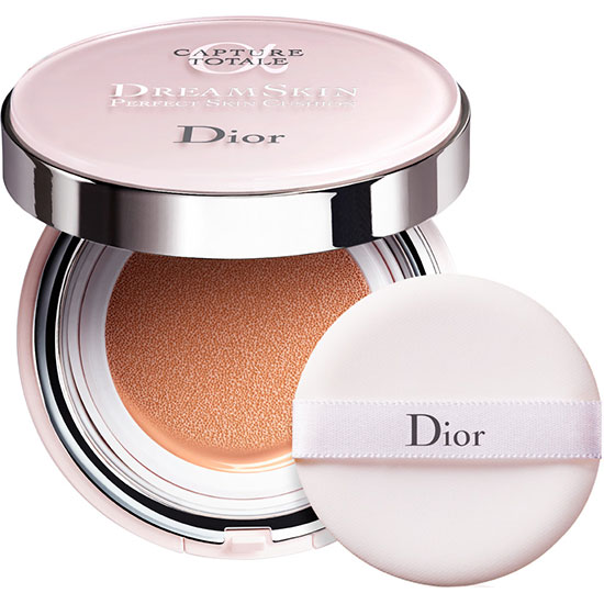 DIOR Capture Totale Dreamskin Perfect Skin Cushion SPF50 25