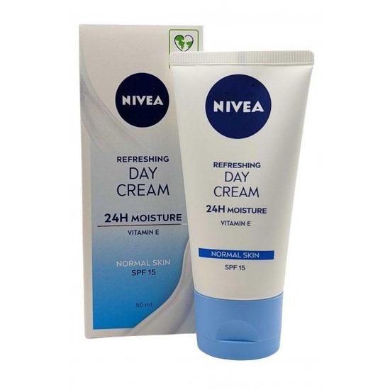 Nivea Refreshing Day Cream Normal Skin SPF 15 50ml