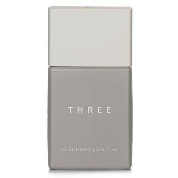THREE Solar Tinted Glow Flow Liquid Foundation SPF 50 01