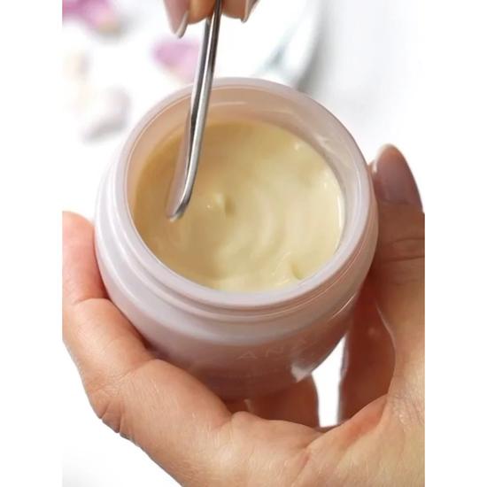 Anara Skincare Radiance Moisturiser Hydrates, Nourishes, Smooths, Protects