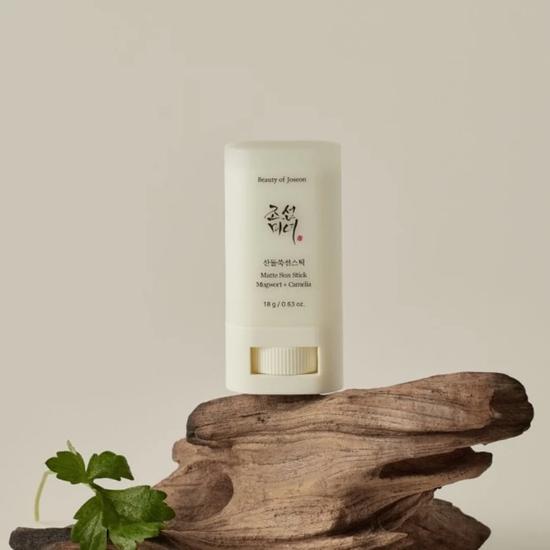 Beauty of Joseon Matte Sun Stick Mugwort & Camelia For Oily Skin SPF 50+ 18g