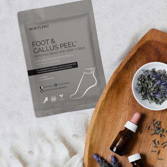 BeautyPro Spa At Home: Hand & Foot Renewal Set 1 Foot Therapy Mask, 1 Hand Therapy Mask & 1 Foot & Callus Peel Mask