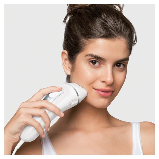 Braun IPL Silk-expert Pro 3 PL3233 Including 4 extras (Wide Head, Precision Head, Gillette Venus Divine Razor and Pouch)