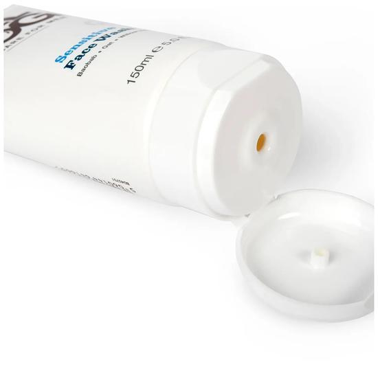 Bulldog Sensitive Face Scrub 125ml