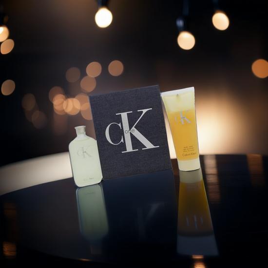 Calvin Klein CK One Gift Set 50ml Eau De Toilette + 100ml Body Wash