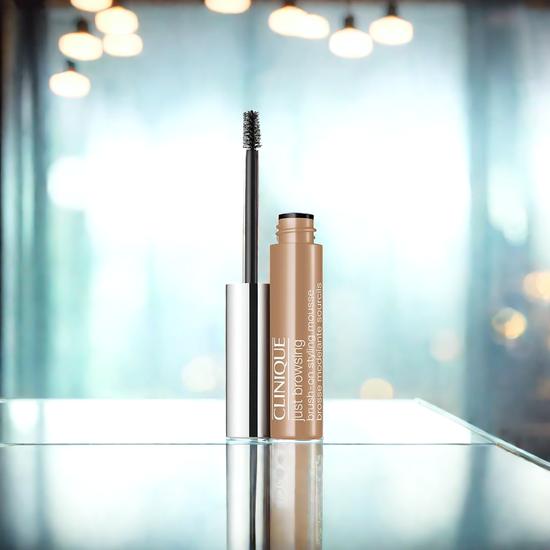 Clinique Just Browsing brush-on Styling Mousse Blonde