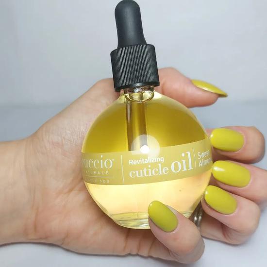 Cuccio Revitalising Nail & Cuticle Oil Complex Sweet Almond 15ml