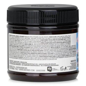 Davines Alchemic Creative Conditioner Marine Blue for Blonde & Lightened Hair