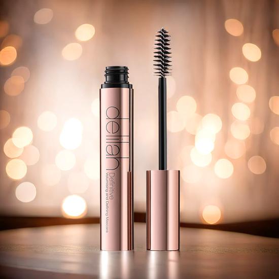 delilah Volumising & Defining Mascara Carbon
