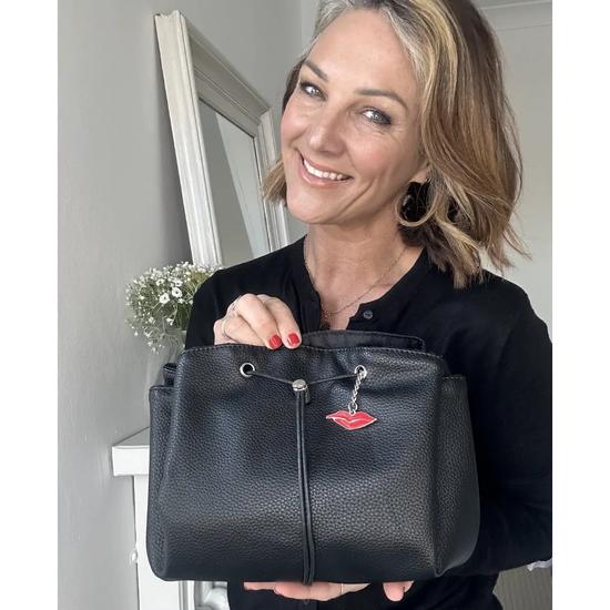Donna May London Lay Flat Makeup Bag In Black