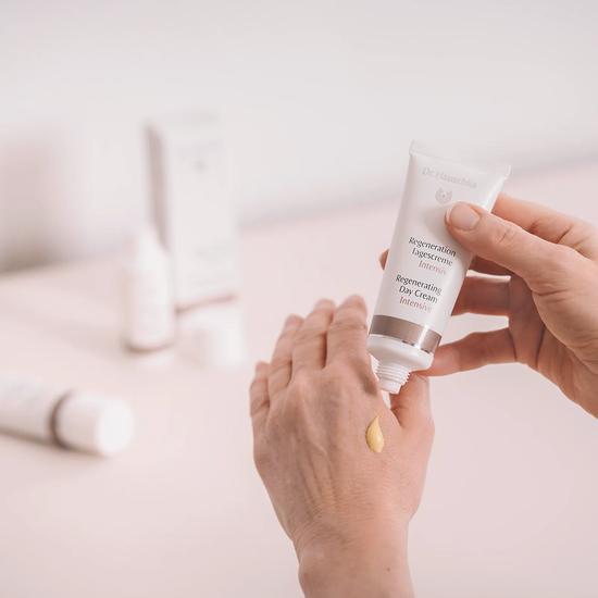 Dr Hauschka Regenerating Day Cream Intensive 40ml
