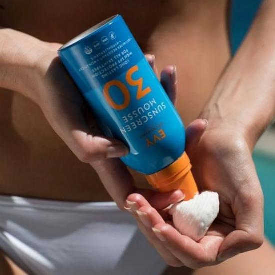 Evy Mousse SPF 30