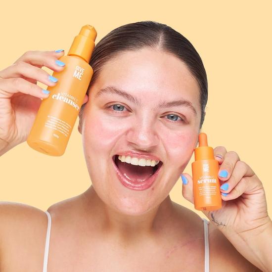 Give Me Radiance Reveal Exfoliant Bundle 50g Solar Protection, 50ml Overnight Cream, 200ml Toner, 150g Ckeanser + 30ml Serum