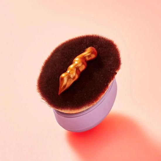Isle of Paradise Shape & Glow Big Blending Brush
