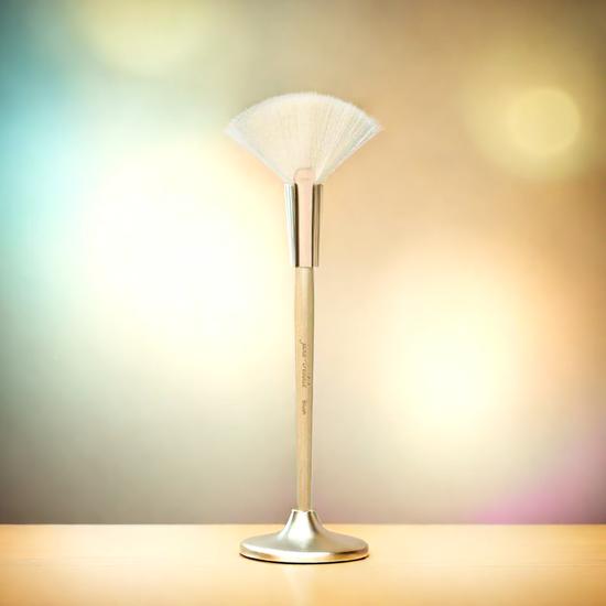 Jane Iredale Mini White Fan Brush