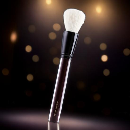 Kevyn Aucoin The Loose Powder Brush