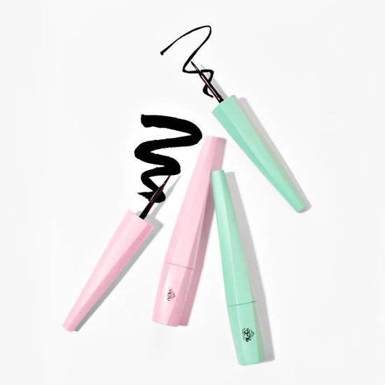 KimChi Chic Stage Proof Blackest Black Liquid Liner Classic Brush