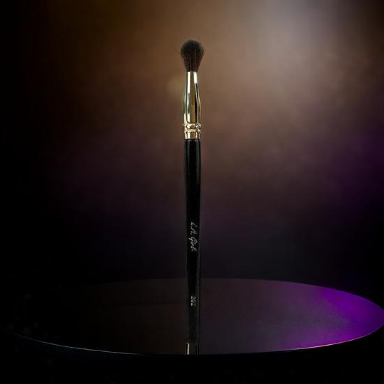 L.A. Girl PRO.Brushes 202 Tapered Blending Brush