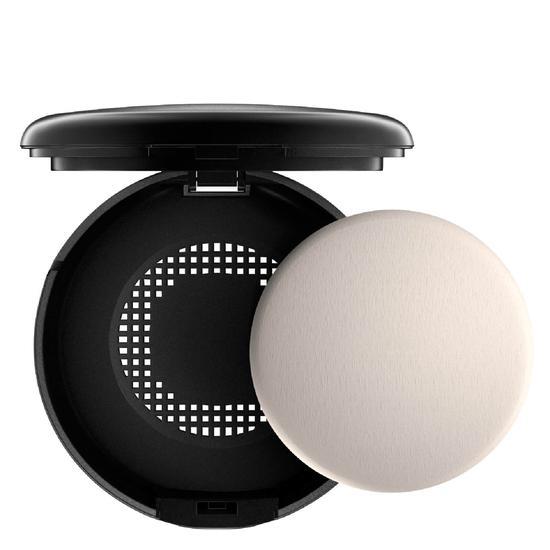 MAC Studio Fix Powder Plus Foundation NC20