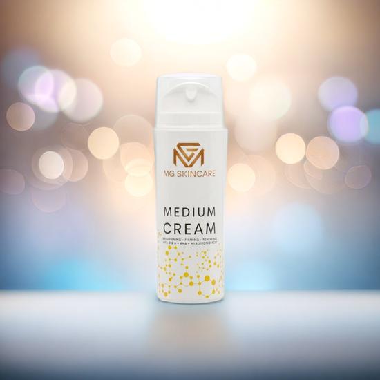 MG Skincare Medium Face Cream With Retinol Vitamin C & Hyaluronic Acid 150ml