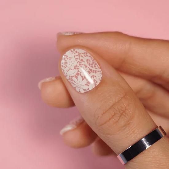 MoYou London GEL NAIL STRIP WHITE LACE
