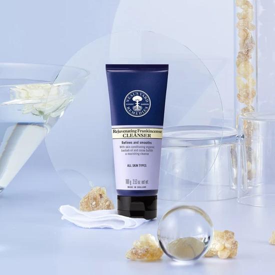 Neal's Yard Remedies Rejuvenating Frankincense Refining Cleanser 100g