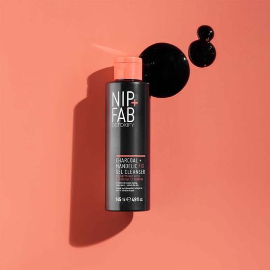 NIP+FAB Charcoal + Mandelic Acid Fix Cleansing Wash 145ml