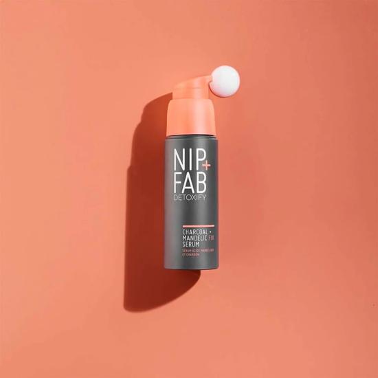 NIP+FAB Charcoal + Mandelic Acid Fix Serum