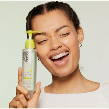 NIP+FAB Teen Skin Fix Pore Blaster Day Wash 145ml