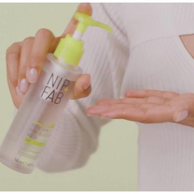 NIP+FAB Teen Skin Fix Pore Blaster Day Wash 145ml