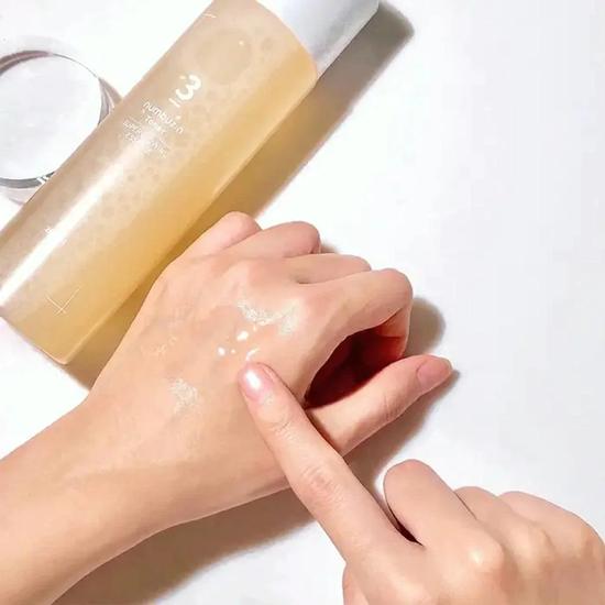 Numbuzin No.3 Super Glowing Essence Toner 100ml