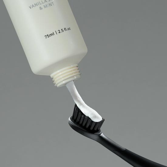 Polished London Prebiotic Whitening Toothpaste Vanilla Swirl & Mint
