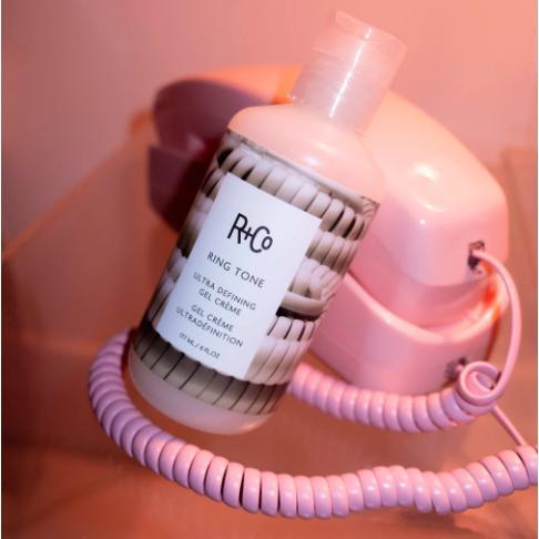 R+Co Ring Tone Ultra Defining Gel Creme