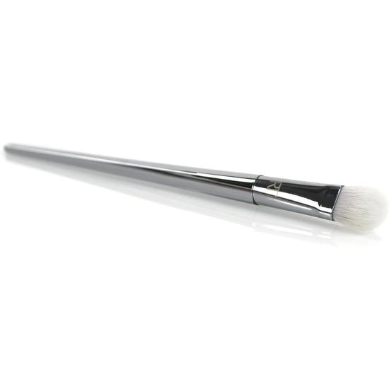 Real Techniques Bold Metals Oval Shadow Brush 200 White