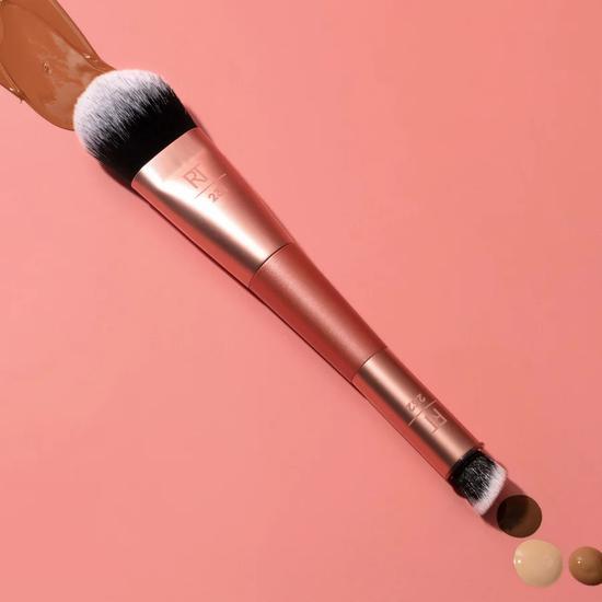 Real Techniques Cover & Conceal Dual Ended Brush