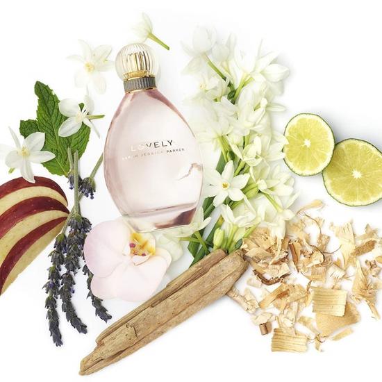 Sarah Jessica Parker Lovely Eau De Parfum Gift Set 100ml Eau De Parfum, 200ml Body Lotion & 10ml Rollerball