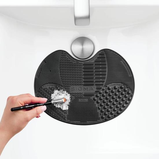 Sigma Beauty Brush Cleaning Starter Set Sigmagic(r) Brushampoo(tm) Foam + Sigma Pink Sigma Spa(r) Express Brush Cleaning Mat