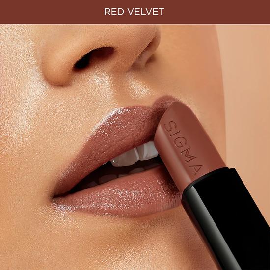 Sigma Beauty Dark Timeless Beauty Lip Set Red Velvet - Deep baked red nude INFINITY POINT LIPSTICK + Scarlet - Rich scarlet red INFINITY POINT LIPSTICK