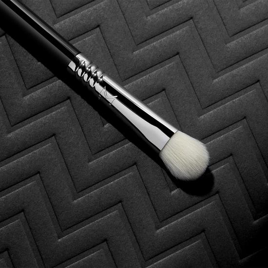 Sigma Beauty E28 DETAILED BUFFER BRUSH