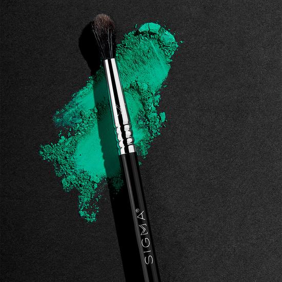Sigma Beauty E33 DETAIL DIFFUSED CREASE BRUSH