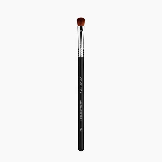 Sigma Beauty E54 Medium Sweeper Brush