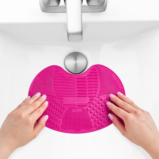 Sigma Beauty Spa Express Brush Cleaning Mat Black