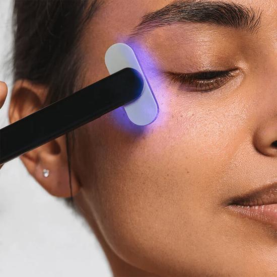 Solawave Anti-Breakout Skin Care Wand With Blue Light Therapy Blue light technology that fights acne & blemished skin