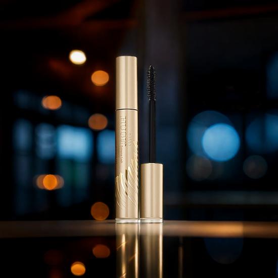 Stila Huge Extreme Lash Mascara