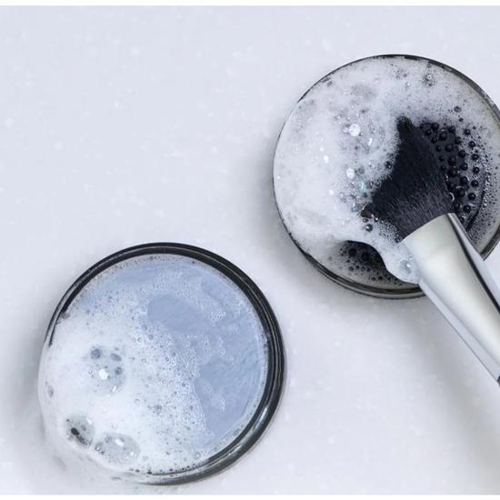 STUDIO17 Brush & Puff Cleanser