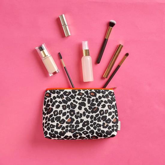 Victoria Green 'Mia' Large Makeup Bag In Leopard Tan
