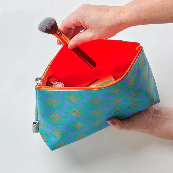 Victoria Green 'Mia' Large Makeup Bag In Shell Aqua